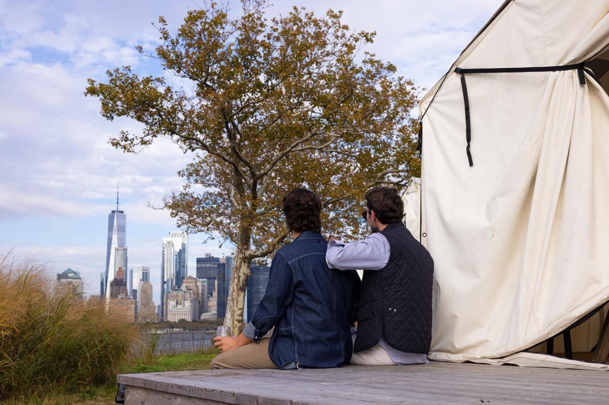 Journey Waterfront King Tent